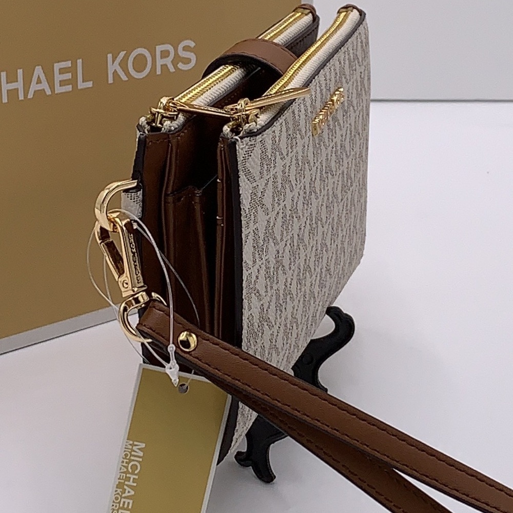 MICHAEL KORS LARGE DOUBLE ZIP WALLET WRISTLET 
COLOR: Vanilla LUGGAGE SI… - Picture 10 of 14